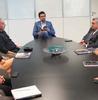 Rholden Queiroz recebe Alexandre Cialdini no TCE e discutem reformas e parcerias estratégicas
