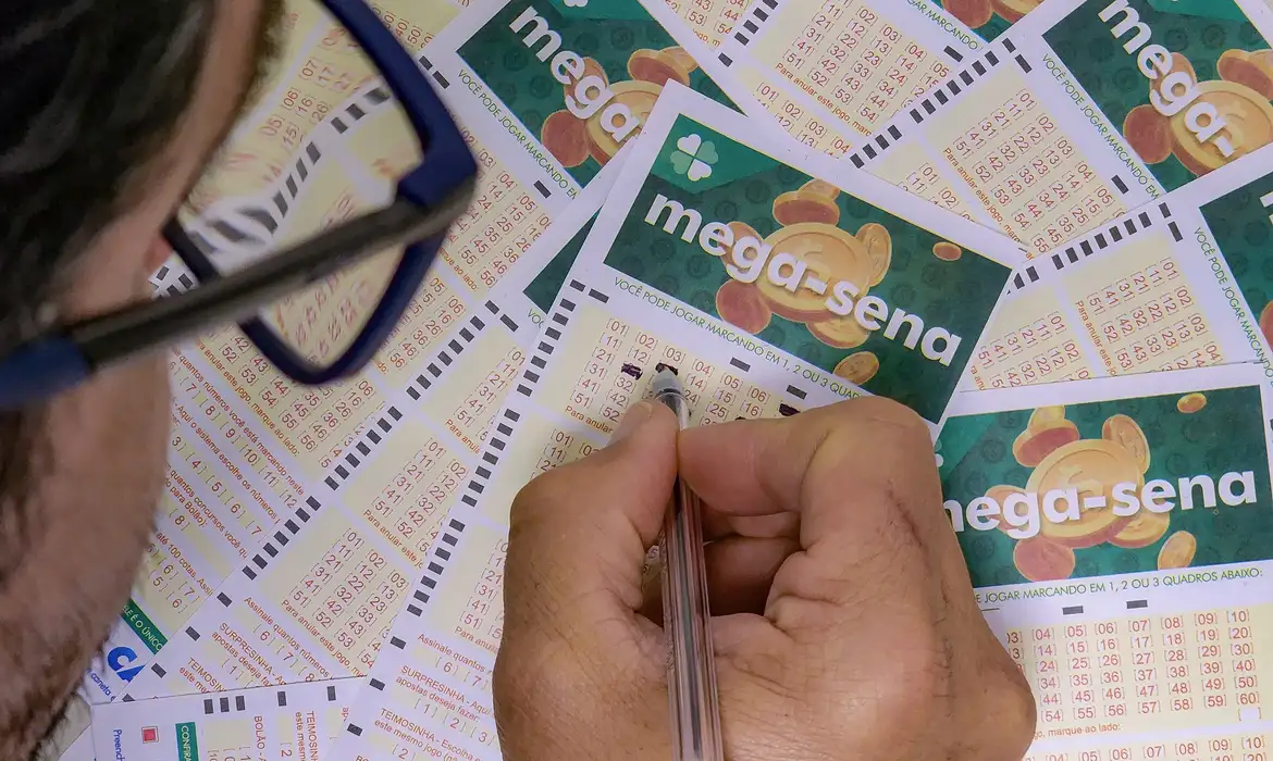 Mega-Sena sorteia nesta quinta-feira prêmio acumulado em R$ 16 milhões